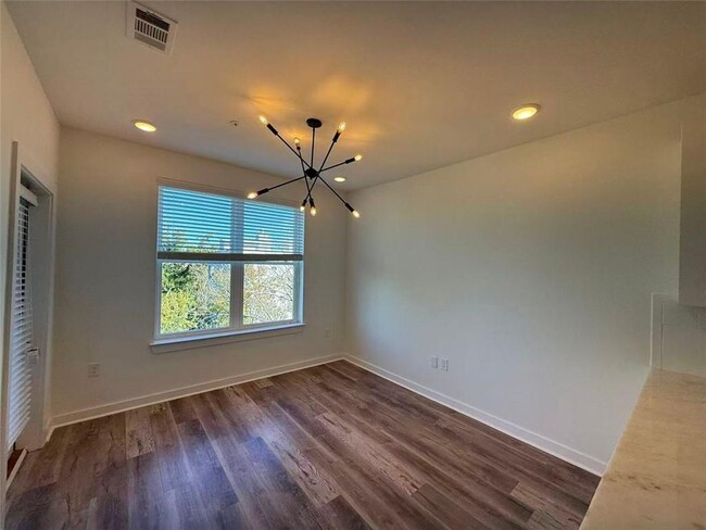 Building Photo - 525 Parkway Dr