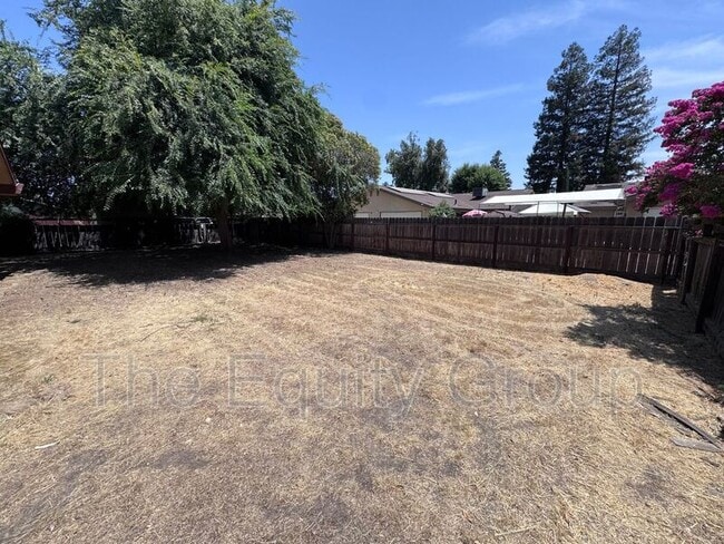 Building Photo - 1782 N Klein Ave