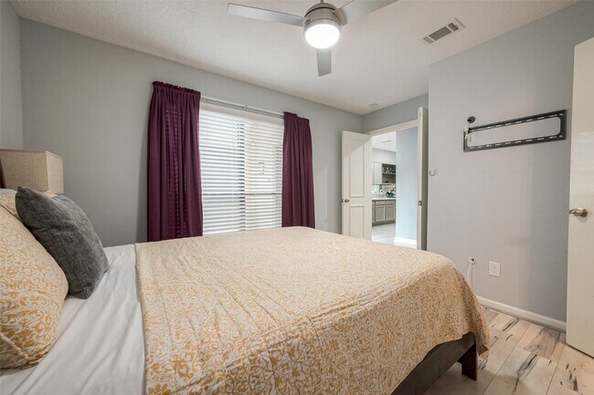 Building Photo - 1723 Rock Fence Dr