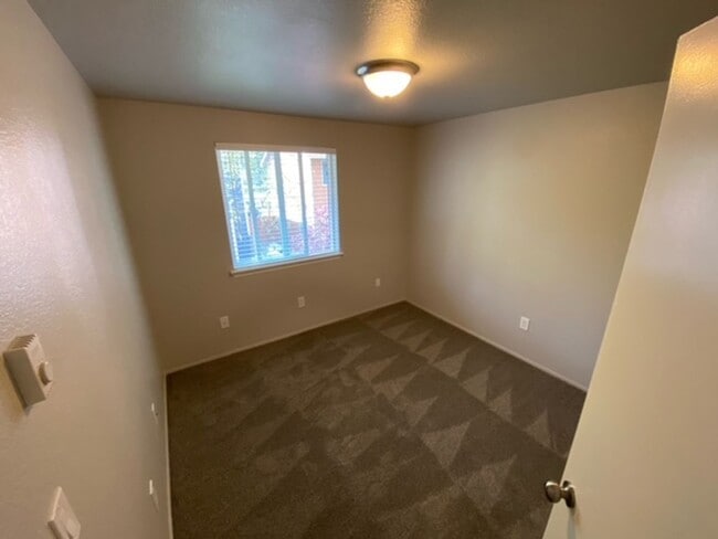 Building Photo - Brand New Remodeled 3 Bedroom 2.5 Bath  2 Car Garage