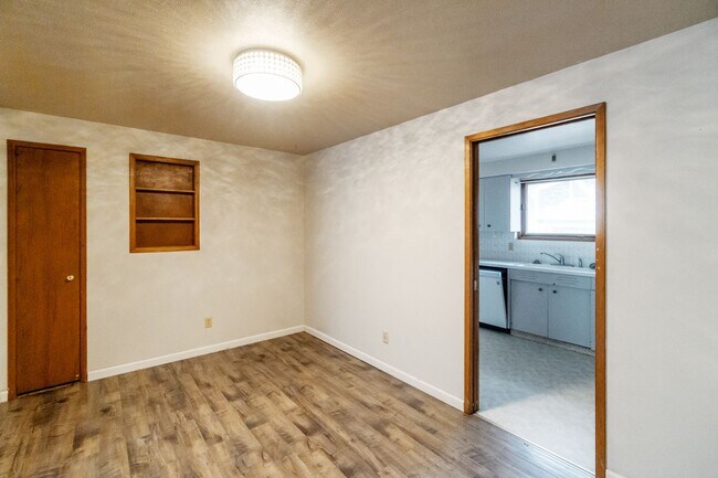 Building Photo - 1422 S Monroe St
