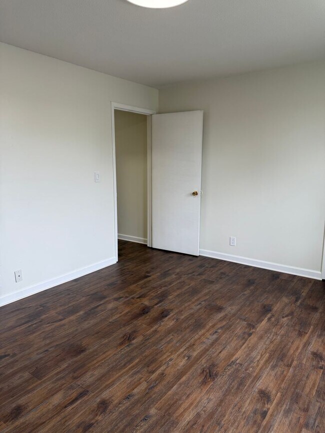 Building Photo - 00401