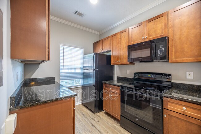 Building Photo - 207 Adderman Dr