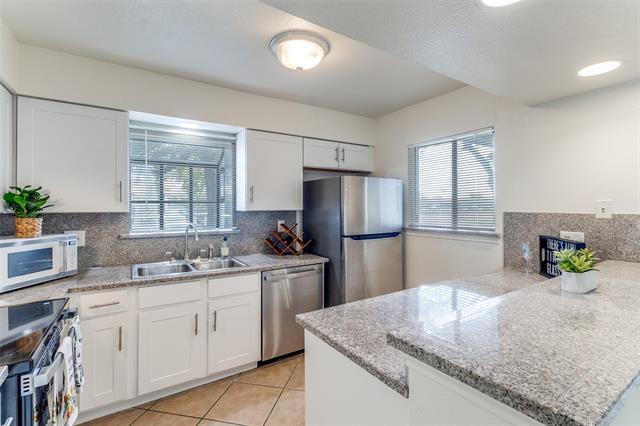 Building Photo - 15151 Berry Trail