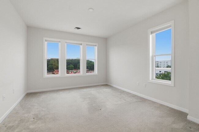 Building Photo - 110 Trotter Rd