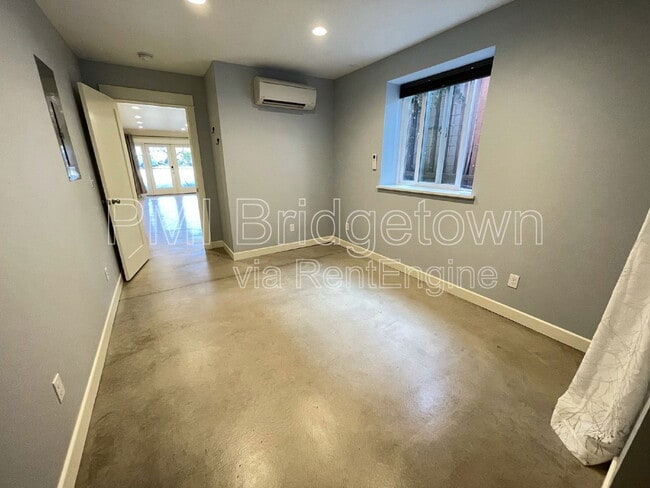 Building Photo - 1531 SE 48th Av