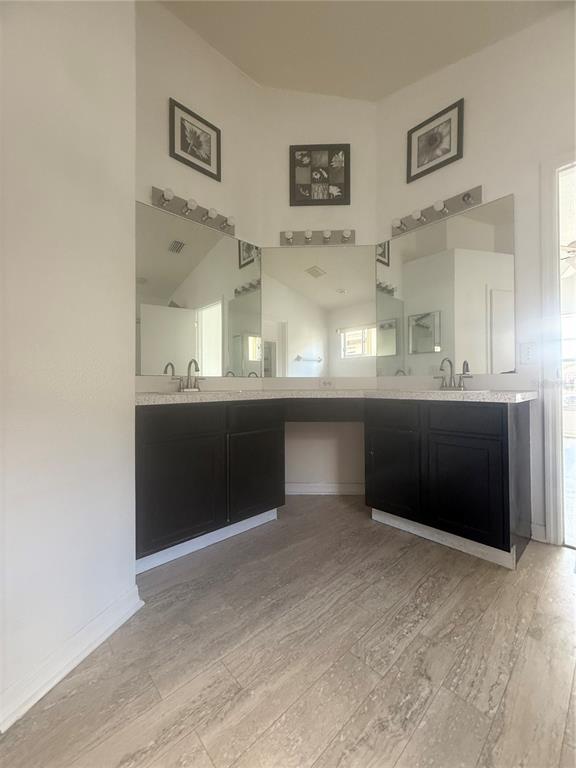 Building Photo - 12605 Midpointe Dr