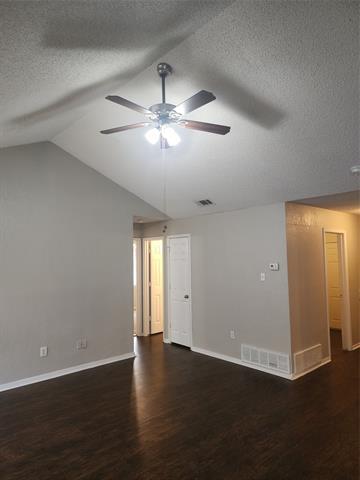 Building Photo - 208 Cambridge Dr