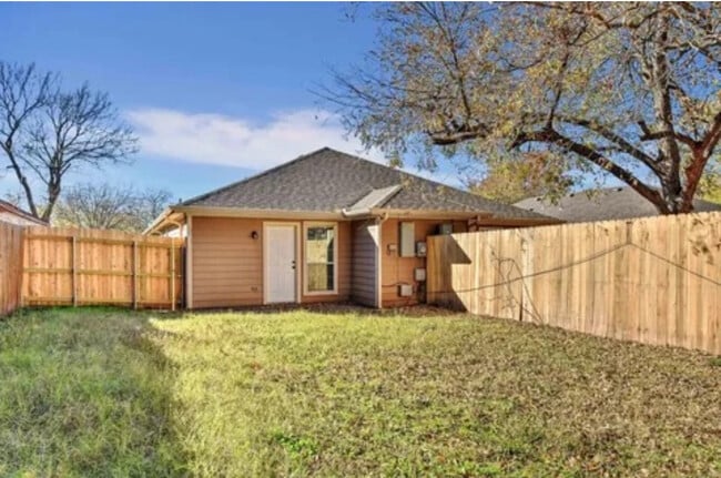 Building Photo - 403 N Burdette Ave