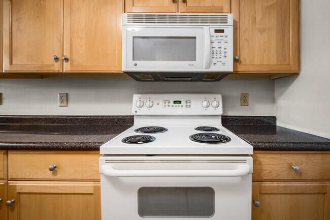 Building Photo - 301 Beacon Ridge Dr