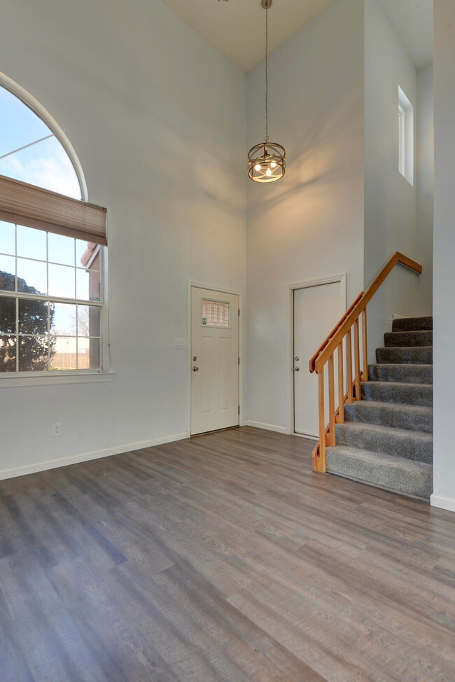 Building Photo - 6238 St Josephs Ct NW