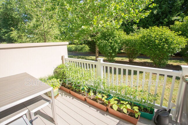 Building Photo - 6 Regency Ct