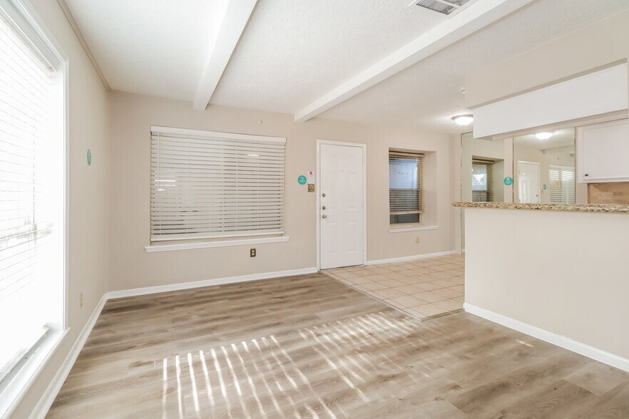 Building Photo - 13483 Castilian Dr