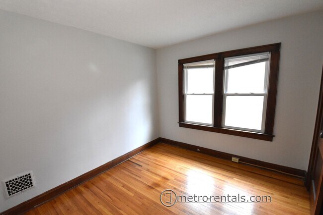 Building Photo - 238-240-240 W Pacemont Rd