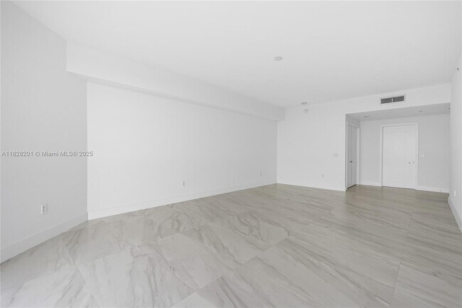 Building Photo - 17111 Biscayne Blvd