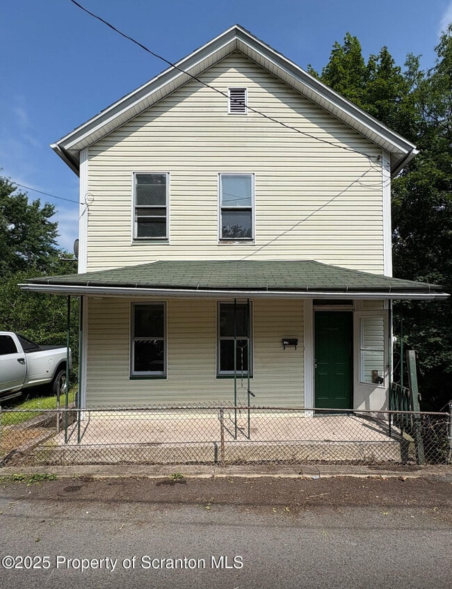 Primary Photo - 1815 Cedar Ave