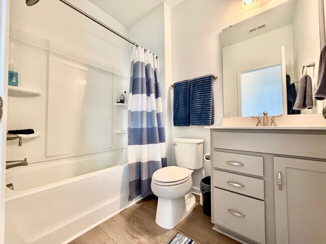 Building Photo - Fully Furnished 2BR/3.5BA Townhome with Garage — Minutes from Downtown Raleigh