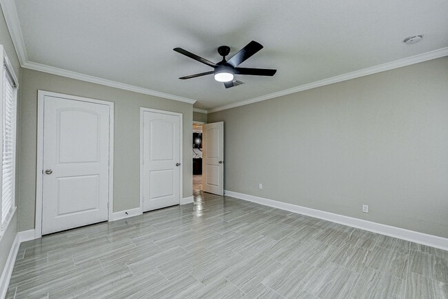 Building Photo - 4Bed/ 2Bath Gorgeous Home!