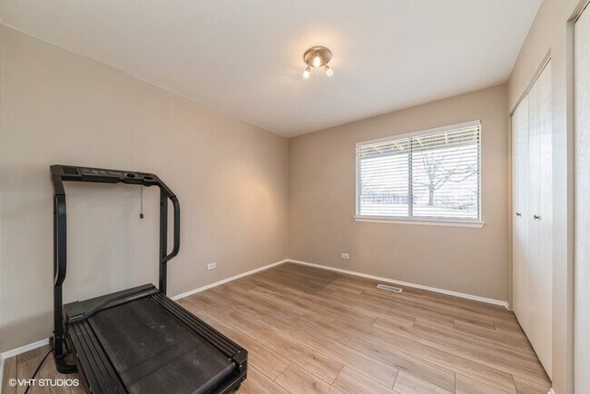 Building Photo - 607 Stone Cir Ct