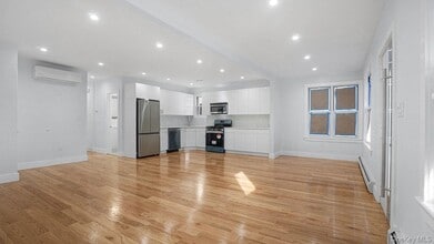 Building Photo - 158-29 75th Ave