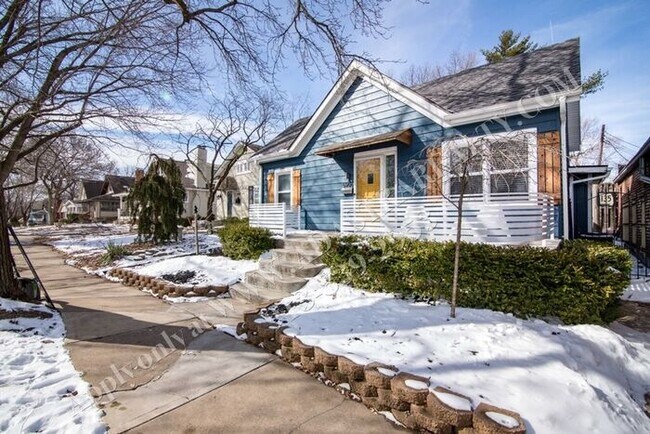 Building Photo - Beautiful Ranch Home in Brookside-Availabl...