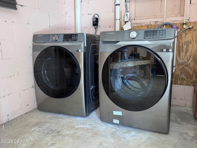 Building Photo - 436 N Grandview Ave