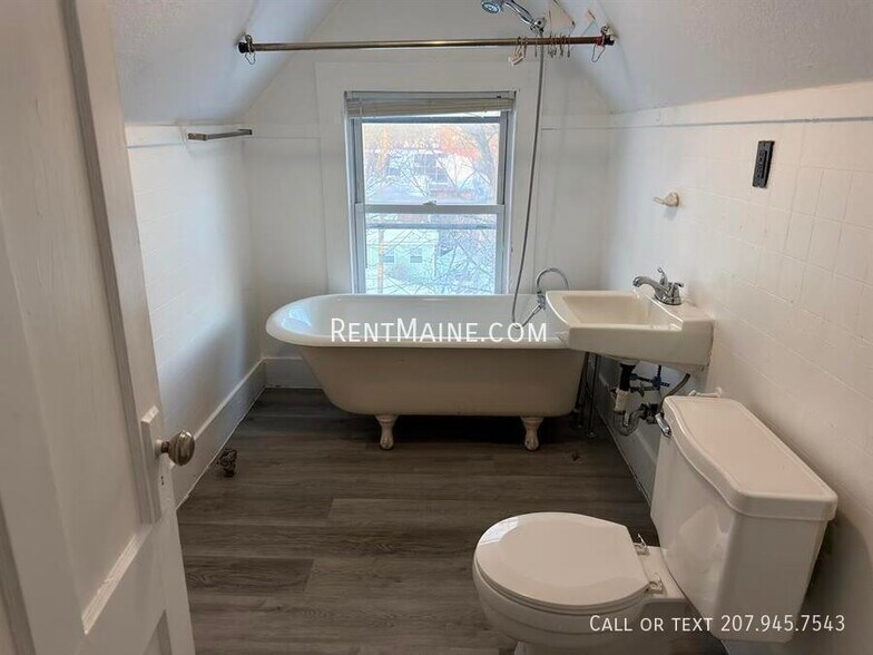 Building Photo - 36 Third St Apt.