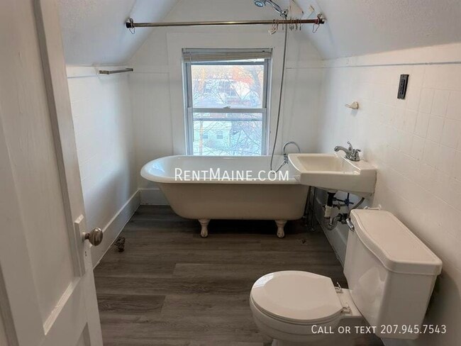 Building Photo - 36 Third St Apt.