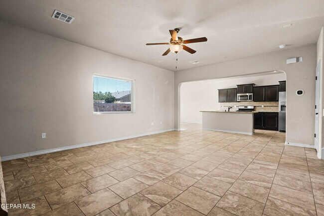 Building Photo - 14252 Earl Chokiski