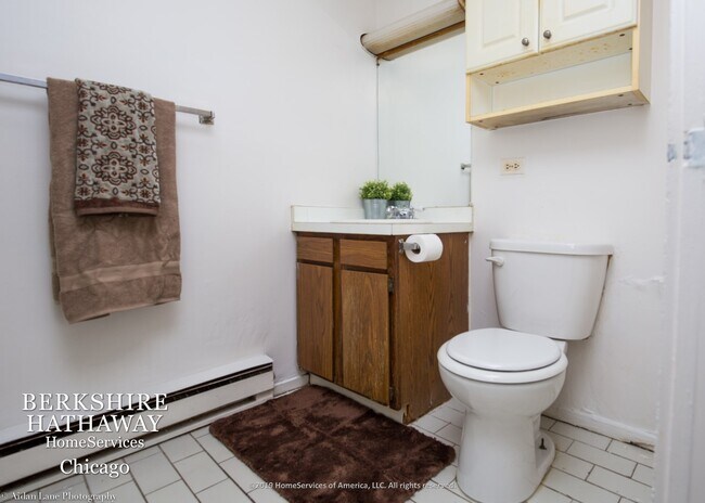 Building Photo - 3456 N Elaine Pl