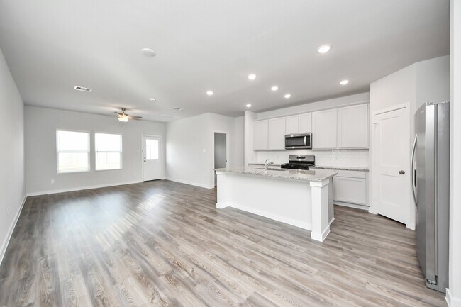 Building Photo - 5819 Blue Grama Dr