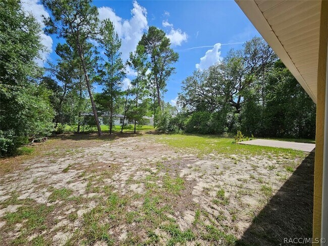 Building Photo - 844 W Wycliffe Ln