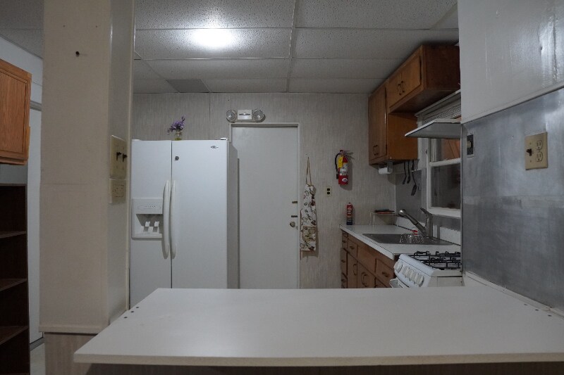 Building Photo - 136 Stephens St