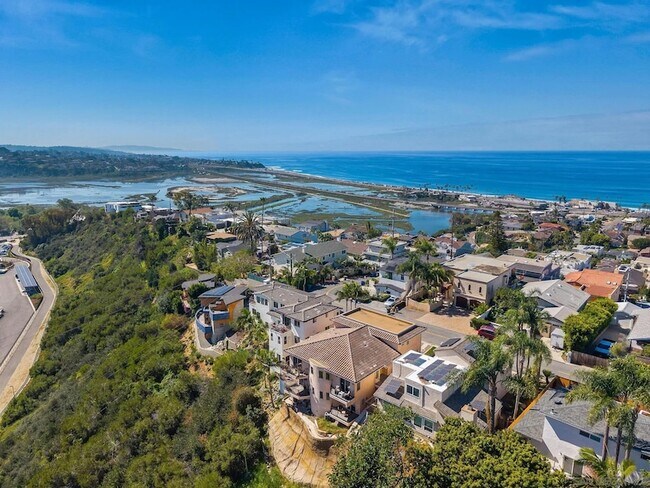 Building Photo - 2483 Oxford Ave