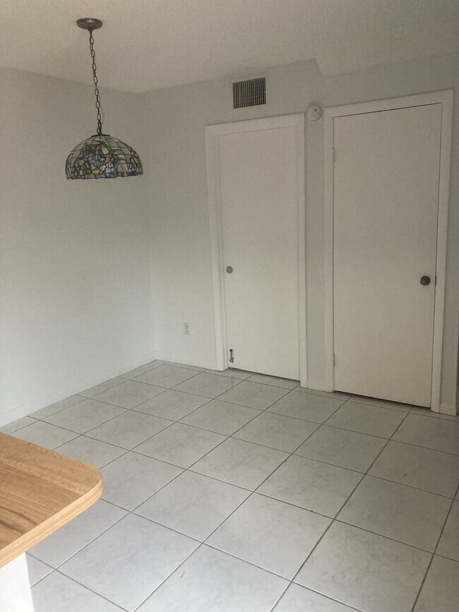 Building Photo - 775 SW 120th Way