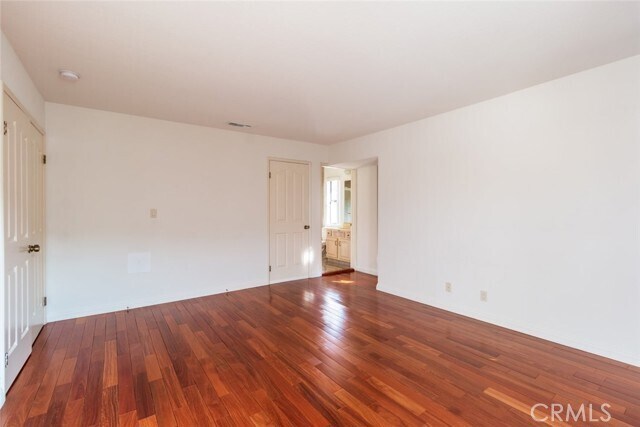 Building Photo - 514 N Isabel St