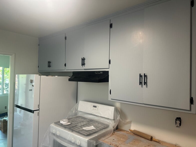 Building Photo - 205 W Palmer Ave