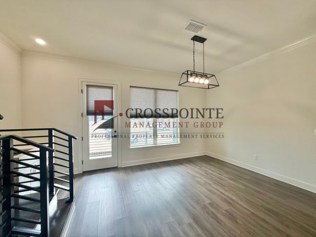 Building Photo - Tour Today! Stunning 3 Bedroom, 3.5 Bath Townhome!