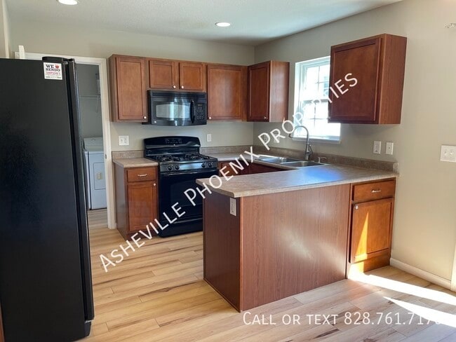 Building Photo - 20 Lilac Fields Way