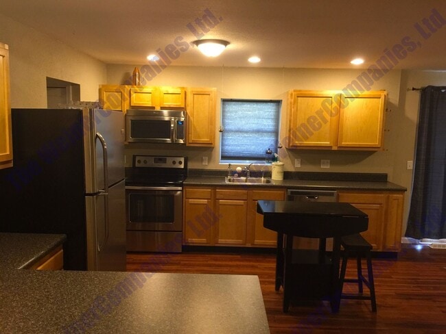 Building Photo - Now leasing for August!