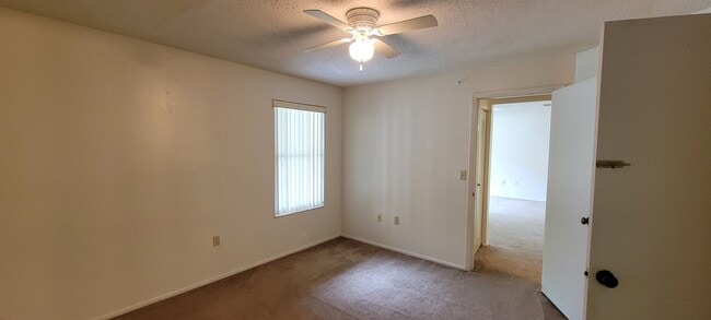Building Photo - Large one bedroom condo