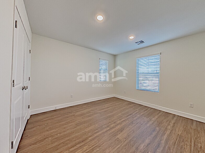 Building Photo - 8164 Inhibition Ct