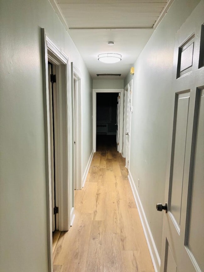 Building Photo - 624 Barcliff Rd