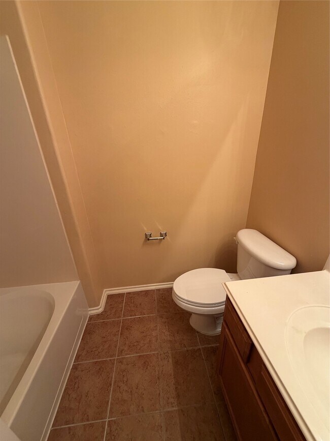 Building Photo - 8835 Old Maple Ln