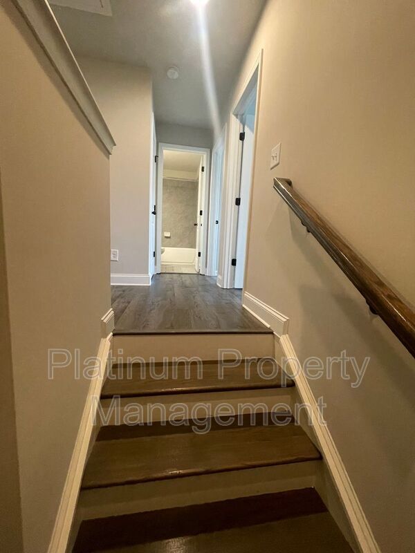 Building Photo - 1631 Venture Pt Wy