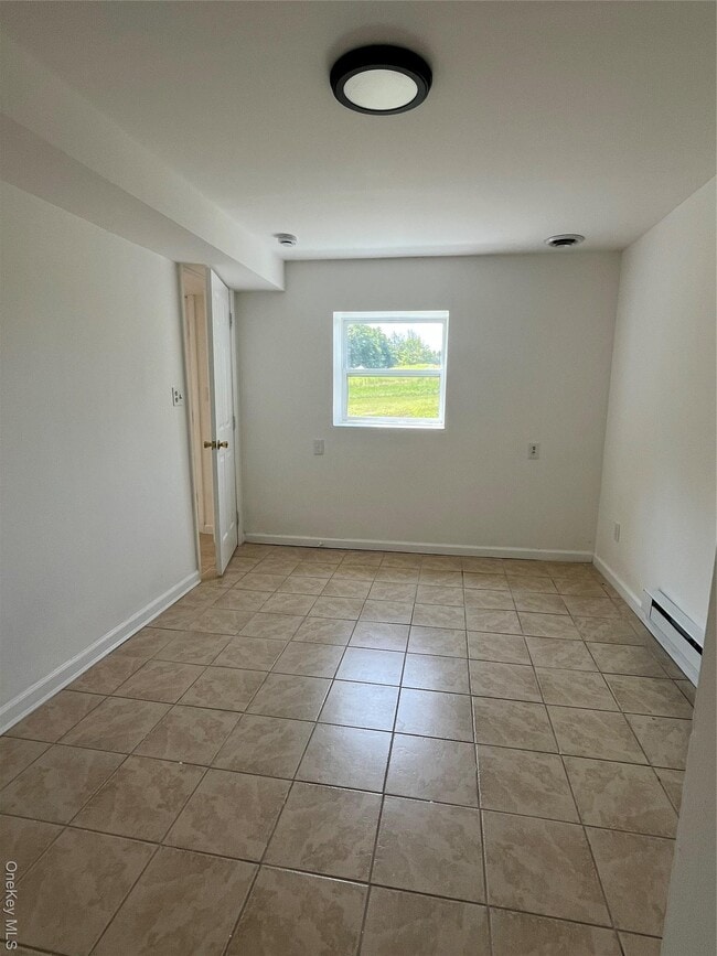 Building Photo - 161 White Sulphur Rd
