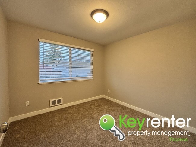 Building Photo - Newly Remodeled 3 Bedroom Home for Rent in Tacoma with Backyard and Garage!