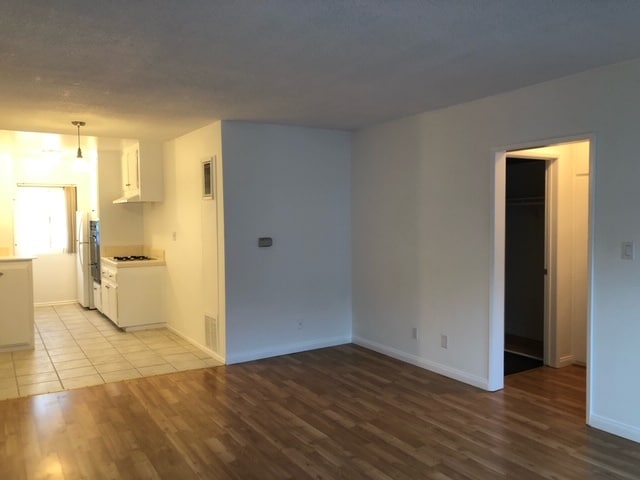 Building Photo - Pacu Apartments