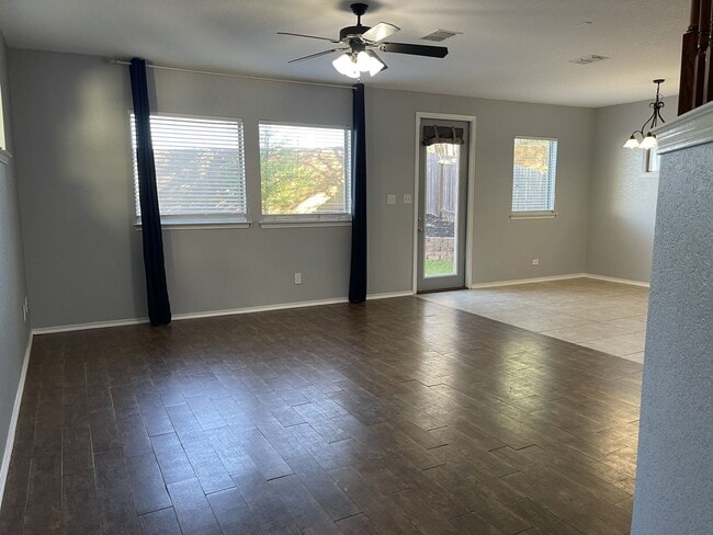 Building Photo - Beautiful Home off Stone Oak Pkwy