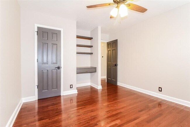 Building Photo - 2020 Sunflower St